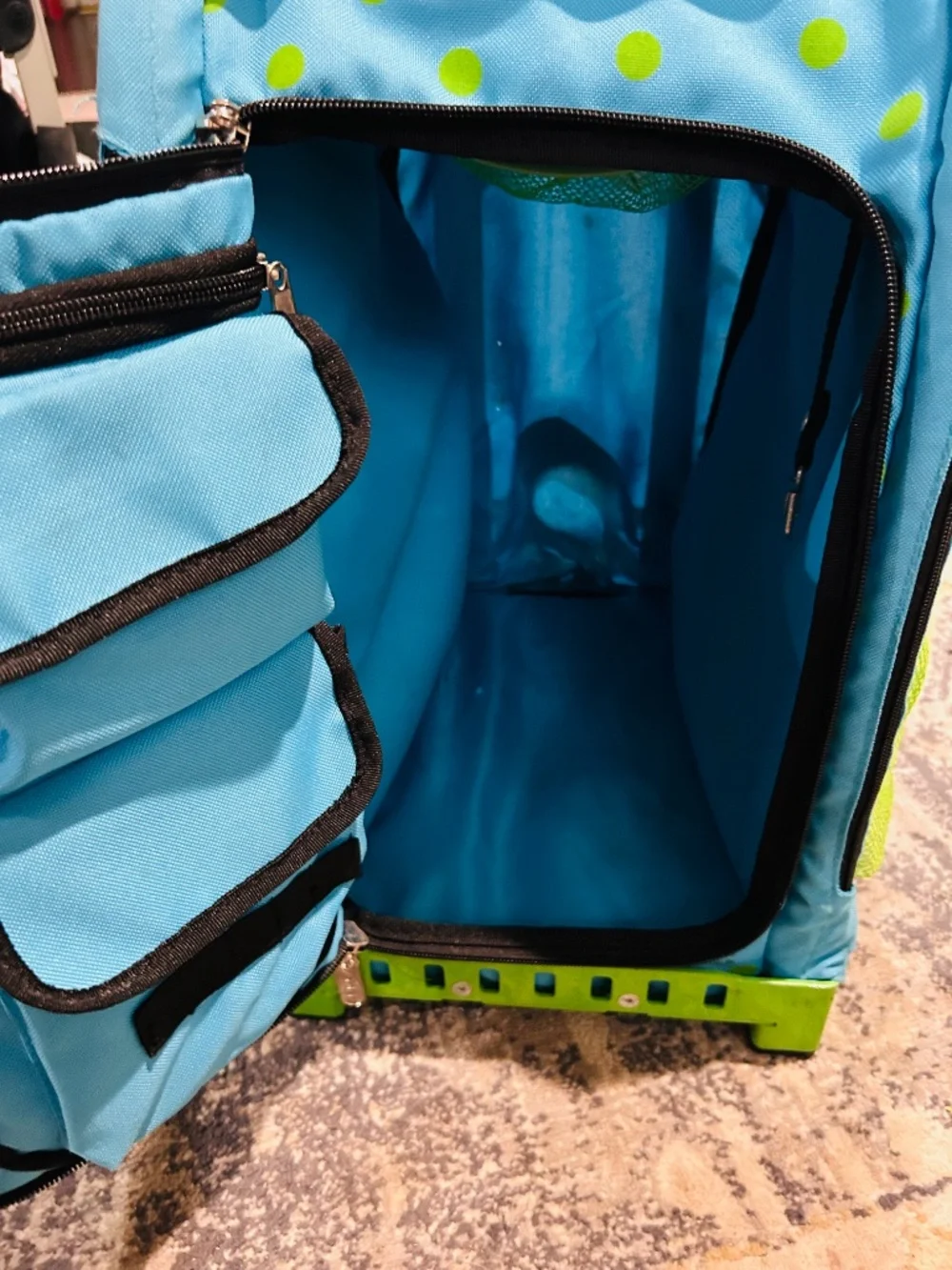 **NFS** ZUCA Sport Rolling Bag